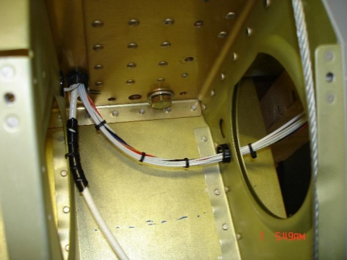 Stbd wing root bundle