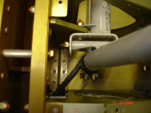 Bundle tie wrapped close to pivot point