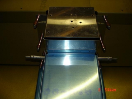 I wasnt happy with this huge gap, maybe fit a peice of angle later.