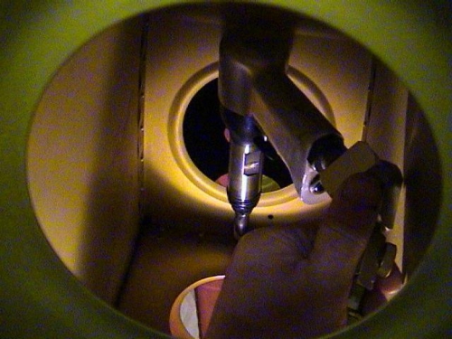 Riveting the leading edge