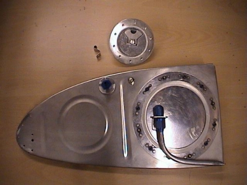 Fuel filler inboard rib and vent line clip