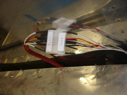 Stbd wing root connector