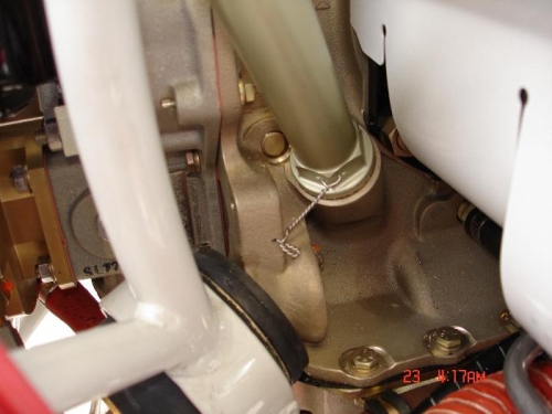 Safety tied the oil tube