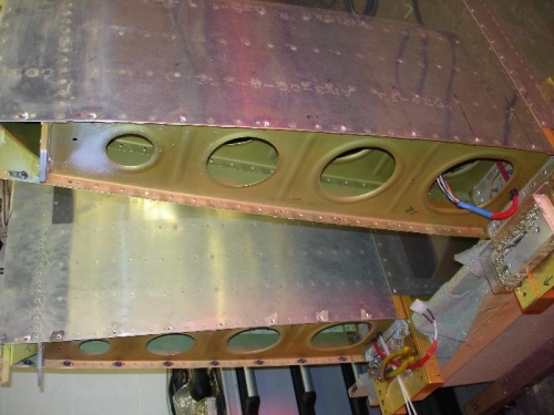 Fit all the nut plates to the wing roots