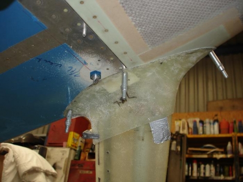 Fitting the upper intersection fairings.