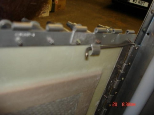 Lower cowl vertical hinge pins