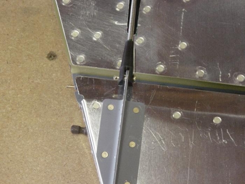 Attached trim motor to left elevator