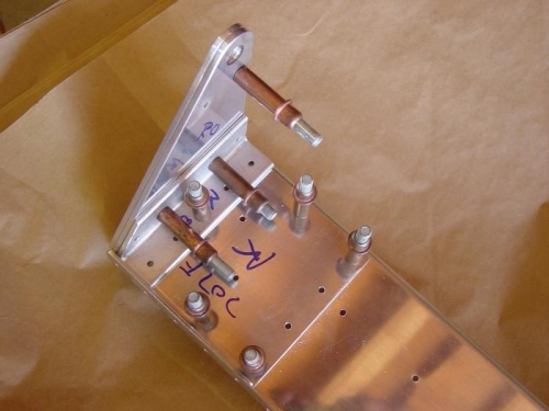 Outboard attach bracket