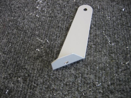 Seat belt bracket