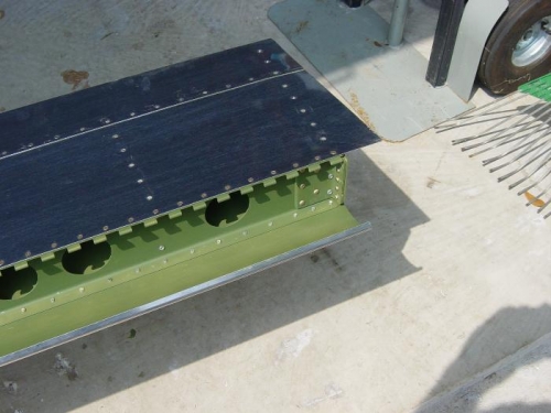 A closer look at the hinge and also the 706A stiffener