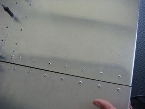 Picture of the right flap and aileron joint.