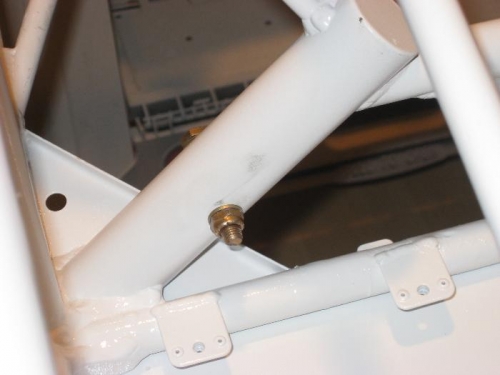 close tollerance bolt attaching gear leg