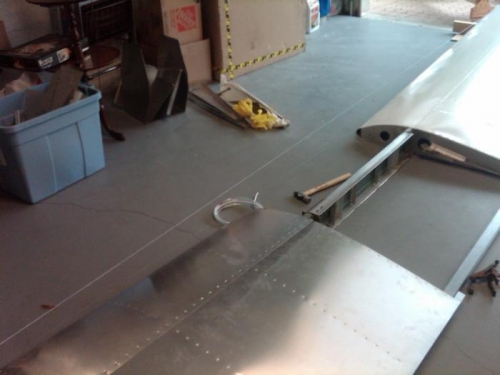 bolted wings to main spar
