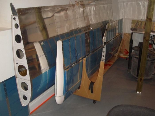 Right Wing & HS In Stand