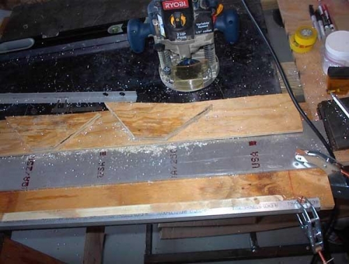 Trim Jig with router (straight edge & plywood)