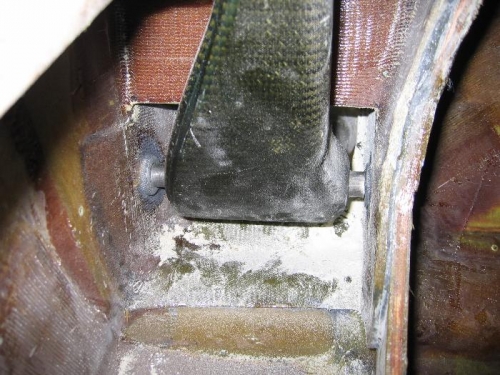 Pilot side (note steel insert either side of leg)