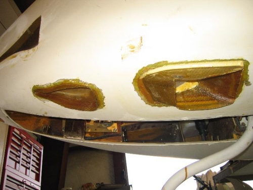 Fresh air scoop (front), Oil cooler exit (aft)