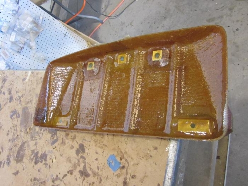 Sump tank with hardpoints