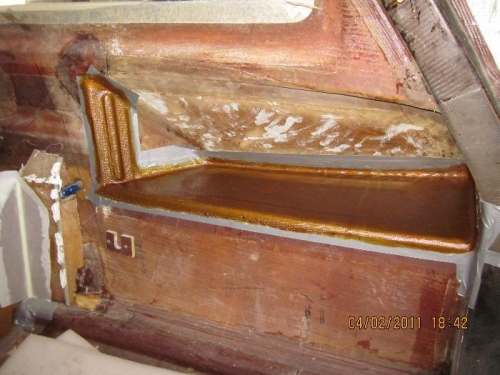 Strake window/sight guage trim