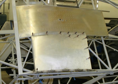 The outer skylight panel overlaps center panel