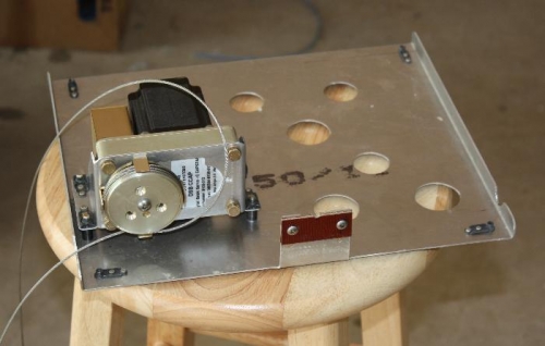 Roll servo mounting plate.