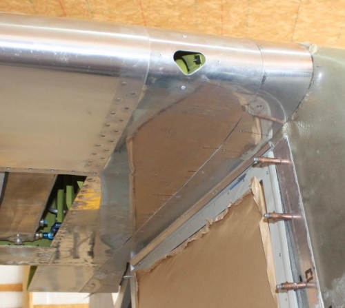 Right wing root bottom fairing.