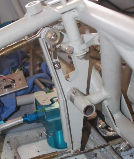 Pitch servo attachment moved.