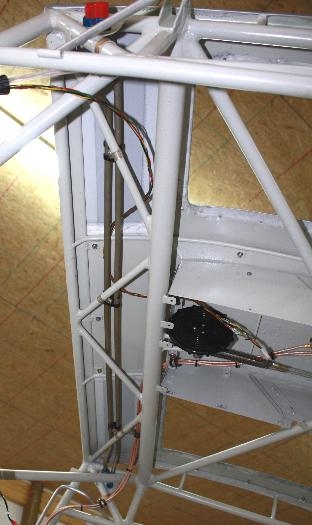 Overhead fuel vent lines