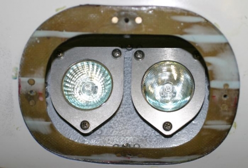 Left taxi and right landing light.