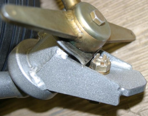 Tailwheel nut impingement