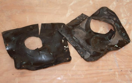 Cracked and ill-fitting strut boots.