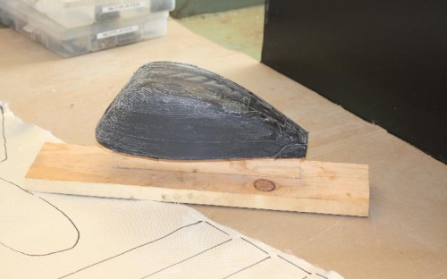 Male plug with wax as release agent.