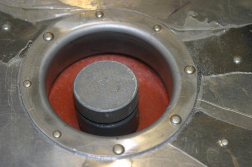 Silicone seal at oil filler neck.
