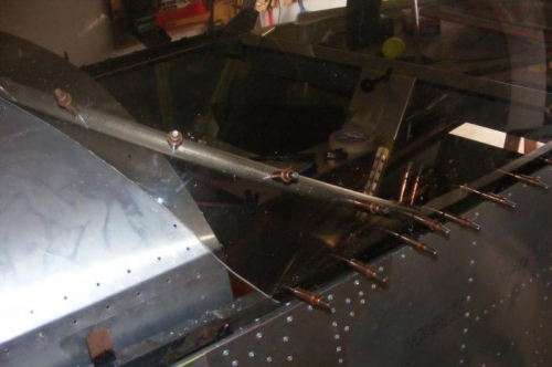 The hoop curvature resting against the coming.