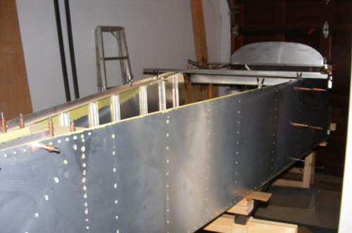 Forwards view of balanced aircraft.