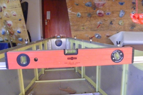 Balancing horizontally between longerons.