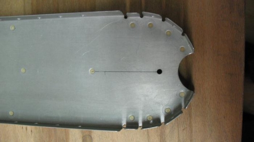 Enlarged mouse hole of F-712