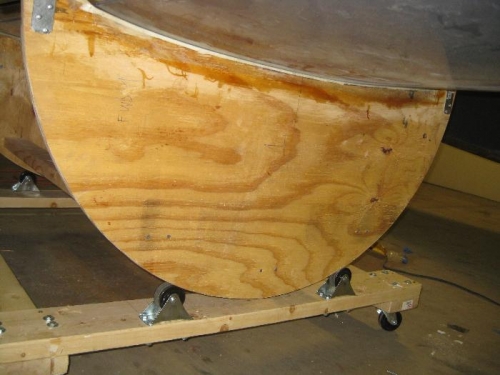 Detail of lower fuselage contour and wheels