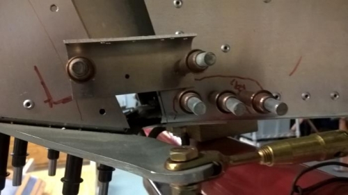 Rudder bracket to lock in place