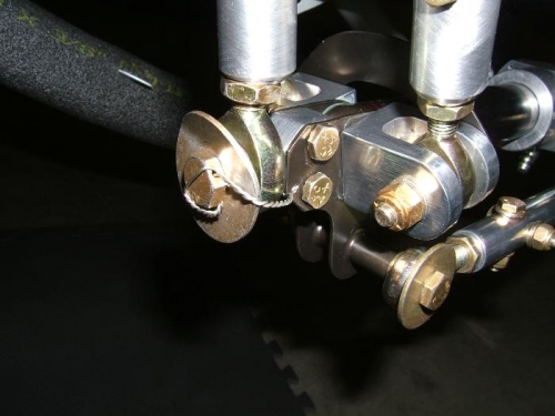 Pitch link bolt safetied to mixer