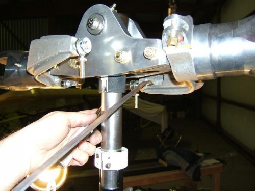 Torquing the pitch links on the blade grips