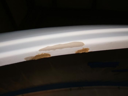 Filling air bubble in door sill