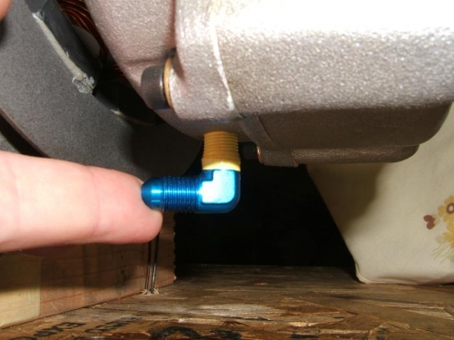 Lowest case scavenge fitting