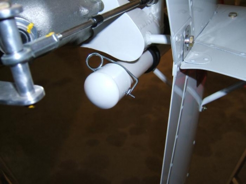 Cap with retaining clip