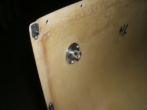 Installing pitot tube mount