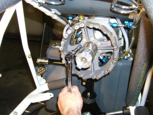 Torquing pulley bolts