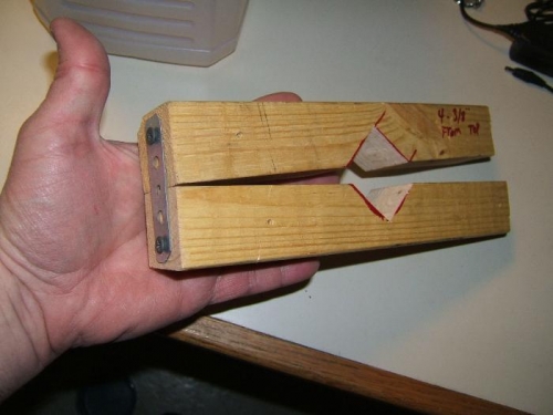 Clamp blocks to support rotor head during assembly