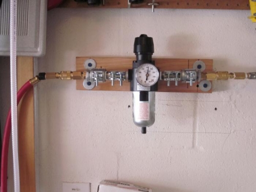 Water separator/regulator.