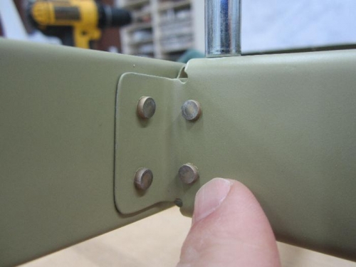 I set the rivets on the right first.