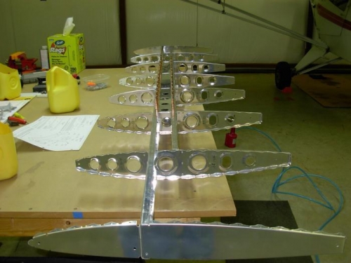 Inboard and outboard ribs